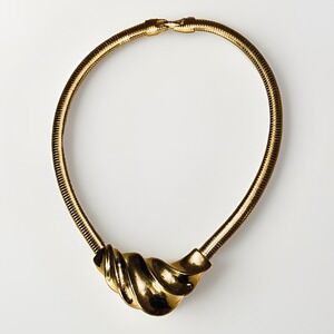 Vintage Trifari Gold Tone Omega Chain Choker Collar Necklace Ribbon Swirl Slide‎